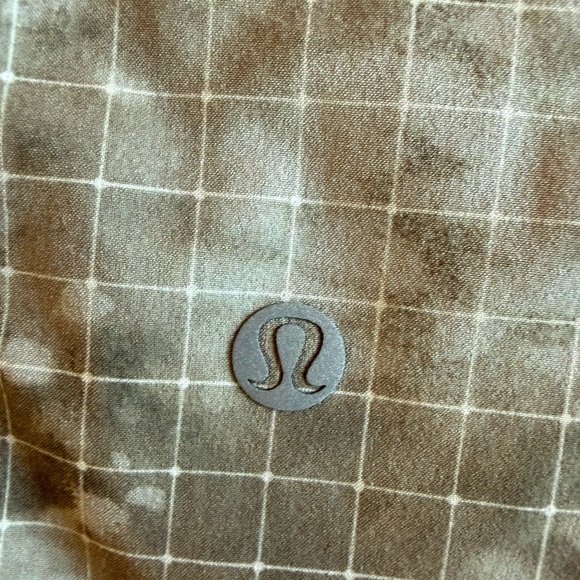 Lululemon
Pace Breaker Linerless
Short 5"
Shadow Grid Sheer Oak Multi
Size S - Picture 4 of 6